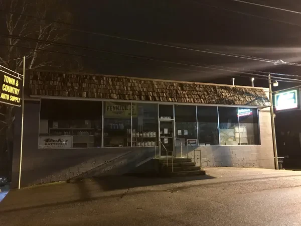 Town & Country Auto Supply - photo 2