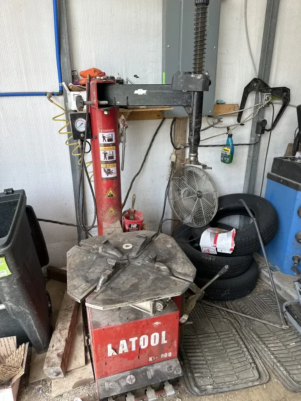 Lykin’s Towing & Auto Repair - photo 2