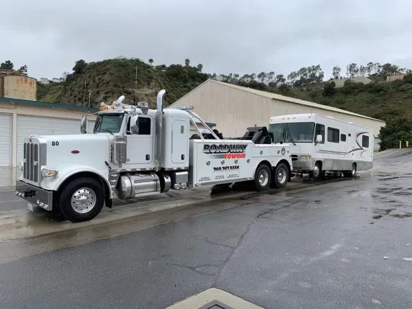 Roadway Towing & Recovery - photo 3