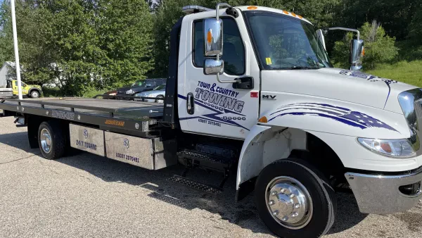 Town & Country Towing and Recovery - photo 2