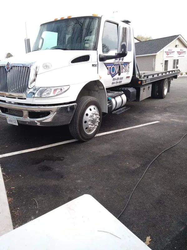 M&J Brothers Towing 2 - photo 3