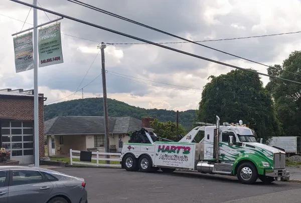 Hart's Automotive & 24-Hour Towing - photo 3
