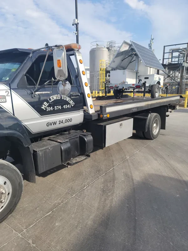 Mr. Lewis Towing - photo 2