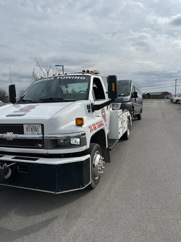 Sophia Towing & Recovery - photo 3