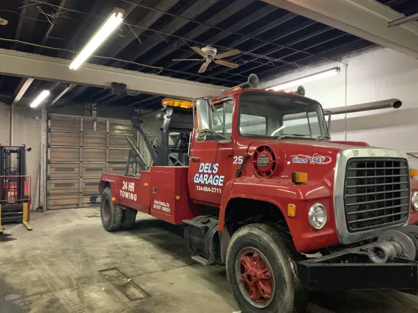 Del's Garage & Towing - photo 4