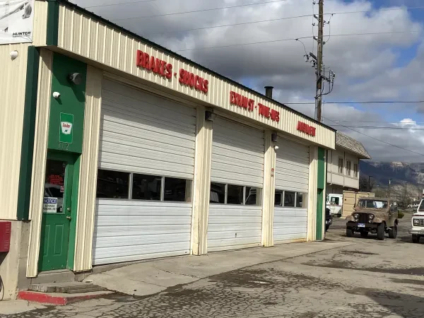 Parachute Lube & Services - photo 2
