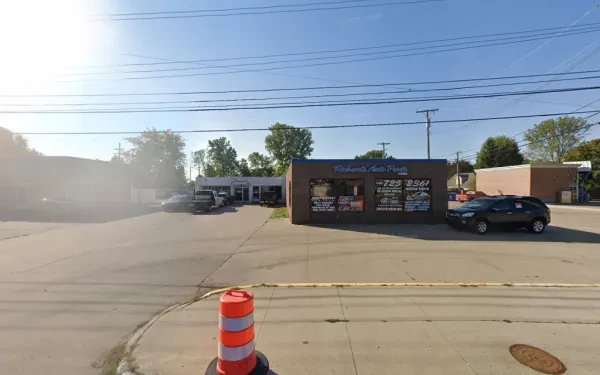 Richards Auto Parts - photo 3