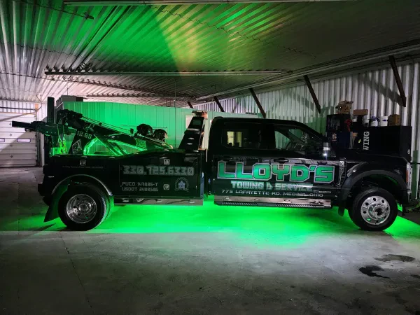 LLoyds Towing & Service - photo 4