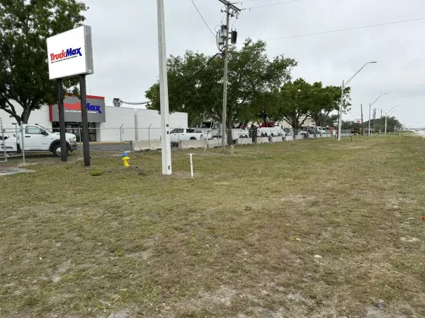 TruckMax Inc. - Trucks for sale, Parts and Service - photo 3