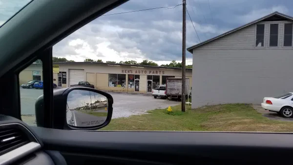 Ken's Auto Parts - photo 2
