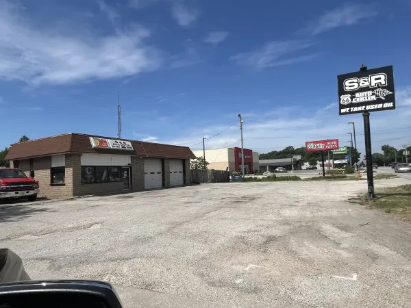 S & R Auto & Towing - photo 3
