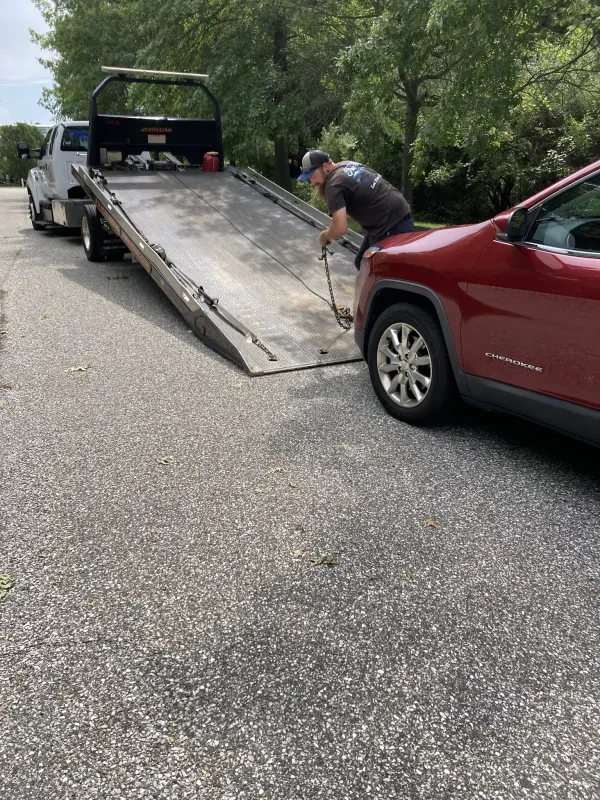 Thompson's Towing And Automotive Repair Center - photo 4