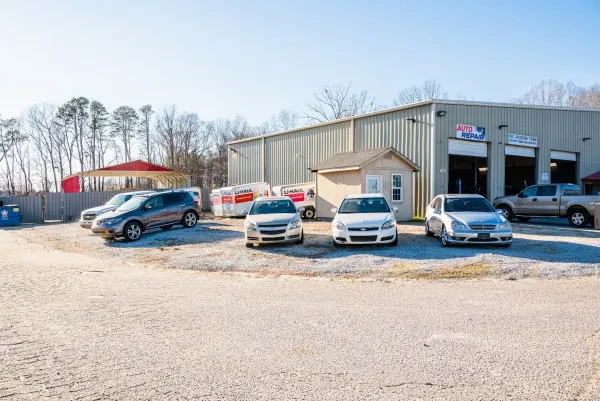 Mr Roger's Tires & Towing - photo 2