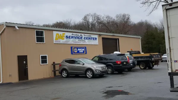 D & E Service Center - photo 3