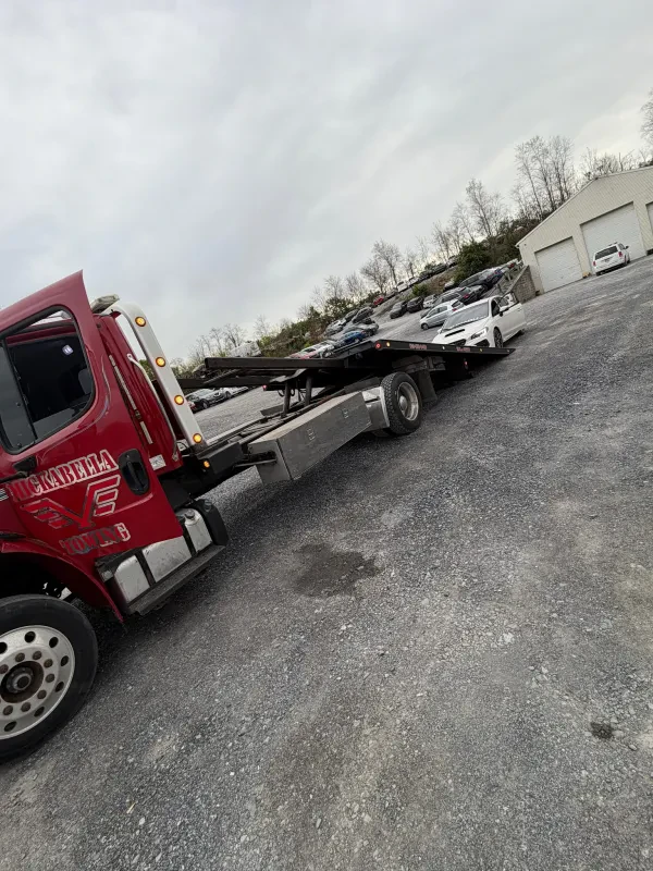 Mickabella Repair & Towing co - photo 3