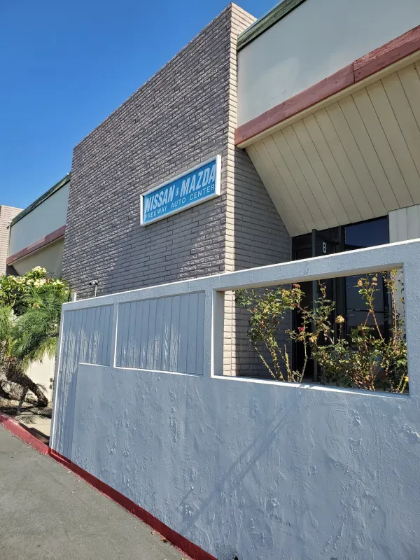 Freeway Auto Center - photo 2