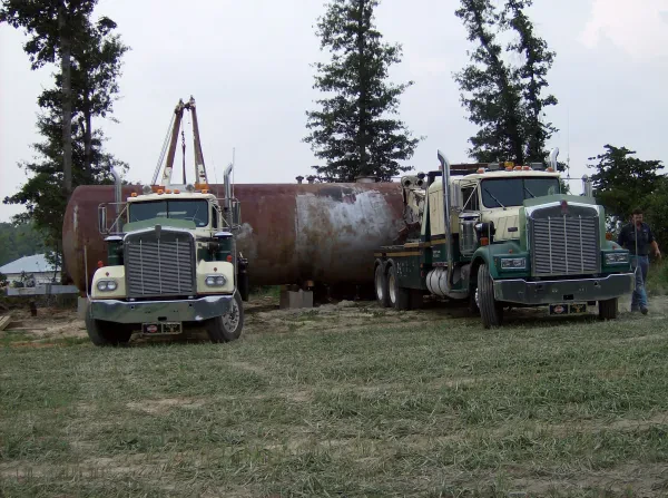 Mark Hipp's Garage & Wrecker Svc. - photo 2