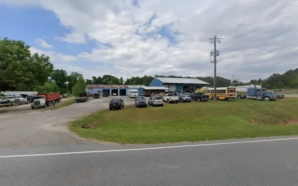 Mark Hipp's Garage & Wrecker Svc. - photo 4