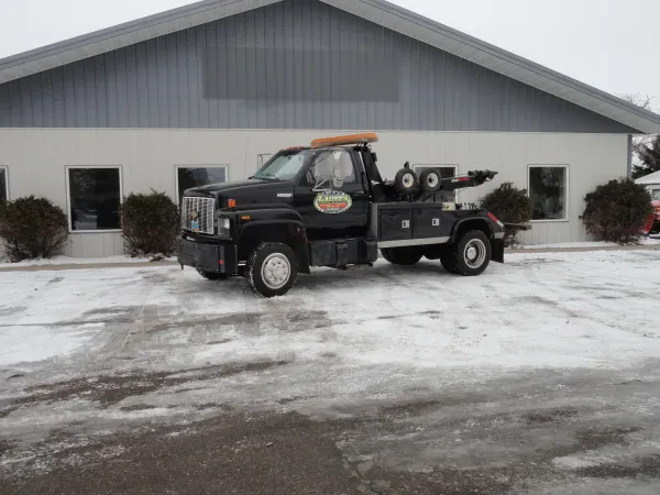 Lautt's Auto body and Towing - photo 2