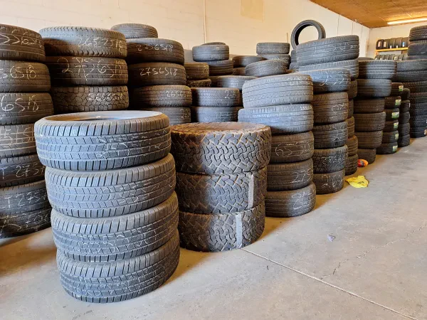 Quick Tire Truck & Auto new & used HR24 Roadside assistance - photo 4