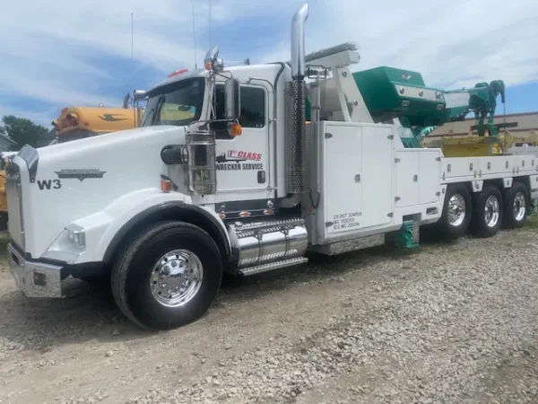 1st Class Wrecker Service LLC - photo 2