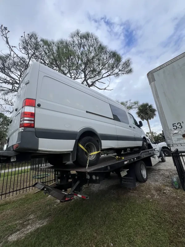 SunnyState Towing LLC - photo 4