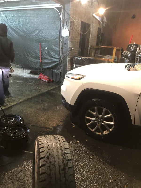 De Ultimate Tires. New and Used Tire Sales and Repairs - photo 2