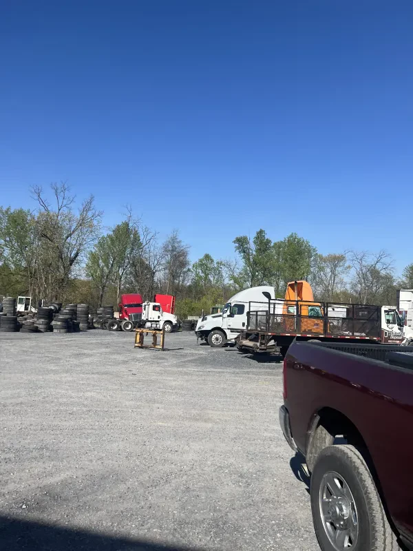 Boots & Hanks Truck Parts - photo 2