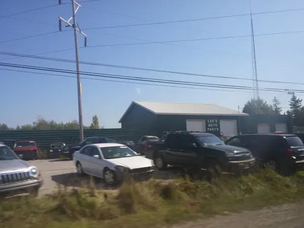 Lee's Auto Parts - photo 2