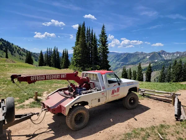 H & H Towing - photo 4