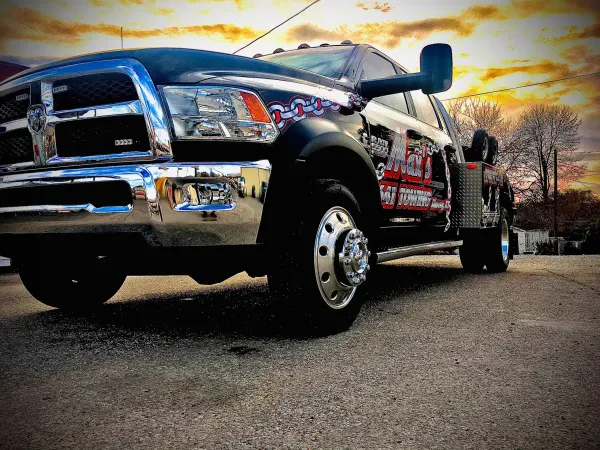 Max's 641 Towing & Service - photo 4