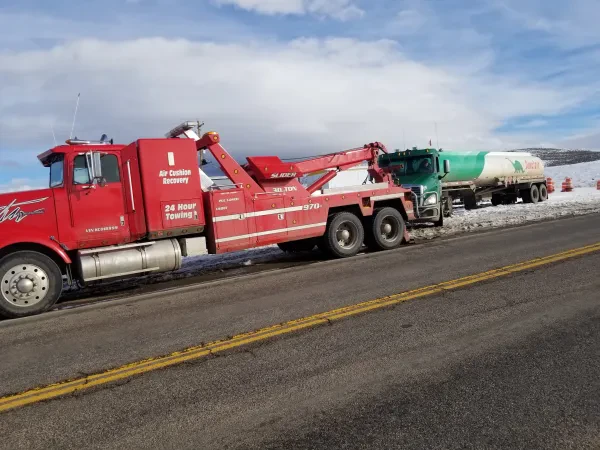 BULLDOG TOWING & RECOVERY - photo 3