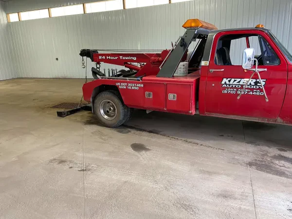 Kizer's Auto Body & towing - photo 3