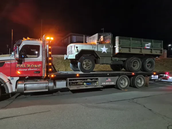 Falzone Towing Service - Cars, Heavy Duty and Semi Tow Trucks - photo 3