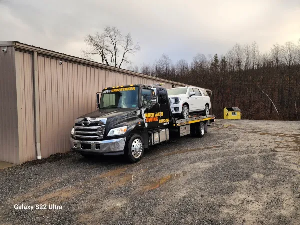 Auto Undertaker Towing & Repair - photo 2