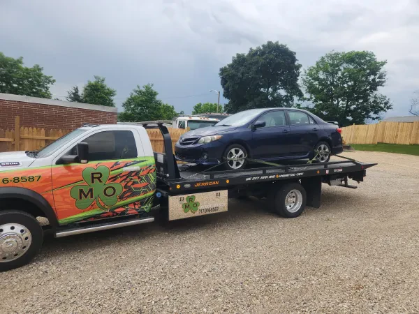 MRO Towing and Hauling - photo 2
