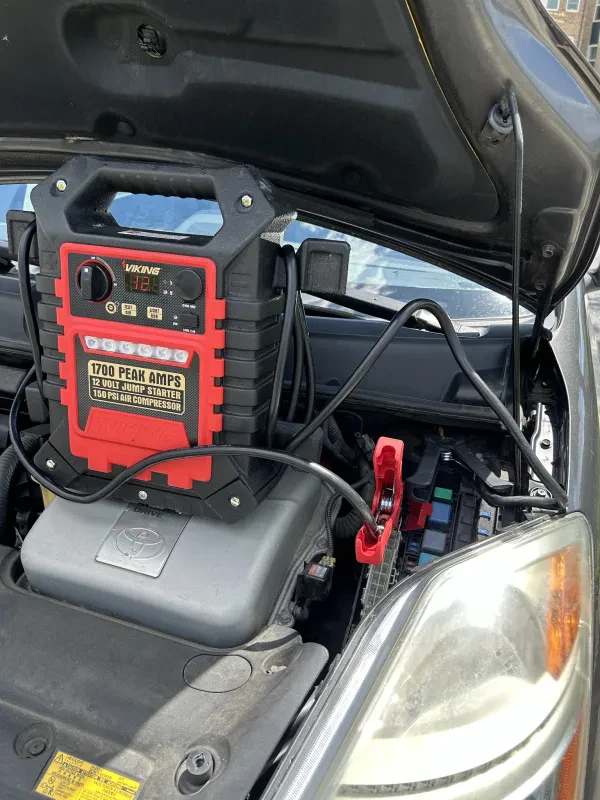 Montgomery County Roadside Battery Jumpstart & Tire Change - photo 2