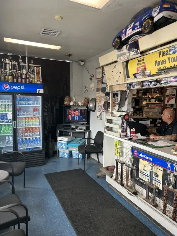 Steve White's Auto Service Inc. - photo 3