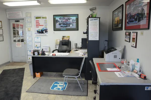 Make It Straight Auto Body & Paint Inc. - photo 4