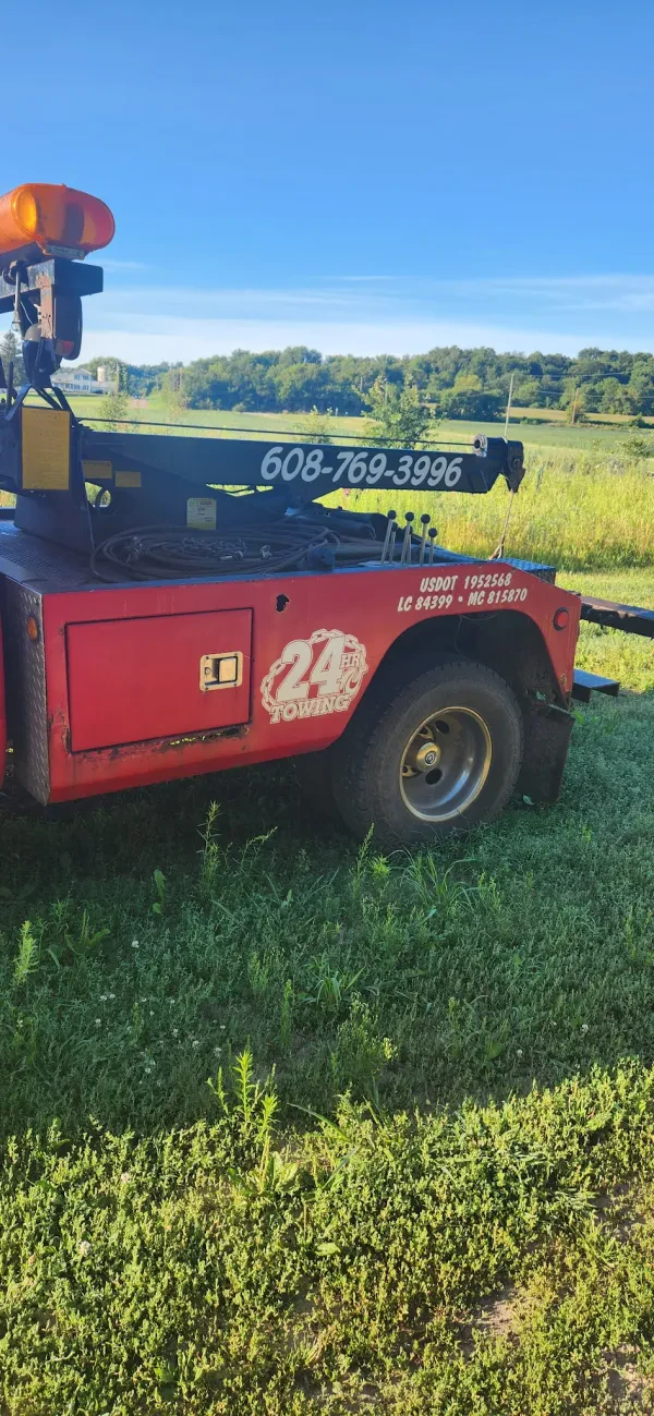 Molling Towing & Recovery, LLC - photo 4
