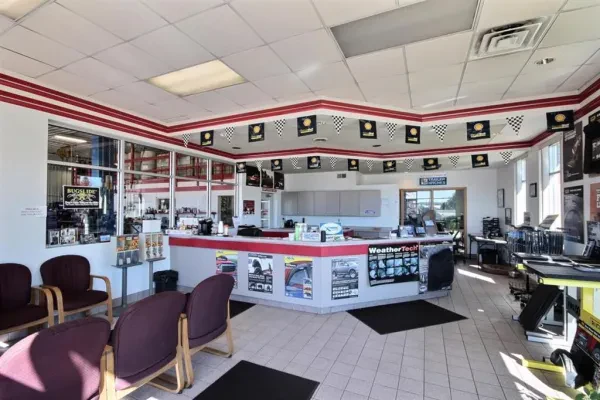 Hubert's Auto Care - photo 3