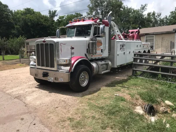 Cowboy's Wrecker Service - photo 2