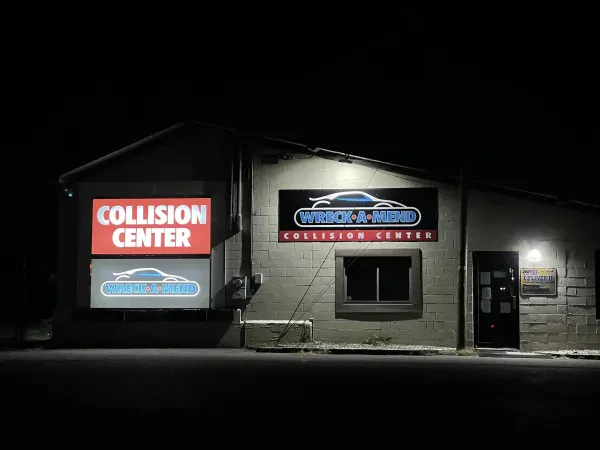 Wreck-A-Mend Collision Center - photo 4