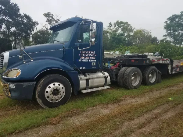 Universal Towing & Heavy Duty Semi Truck Wrecker - photo 3