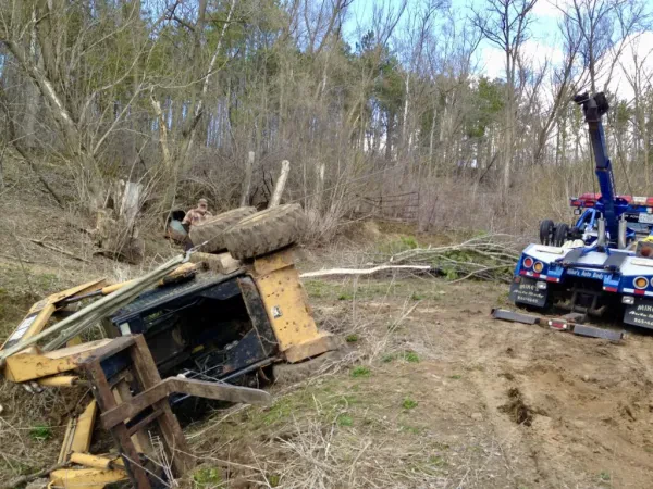 Mike's Auto Body and 24-Hour Towing - photo 3
