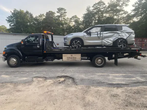 Roadside Assistance and Towing Inc. - photo 2