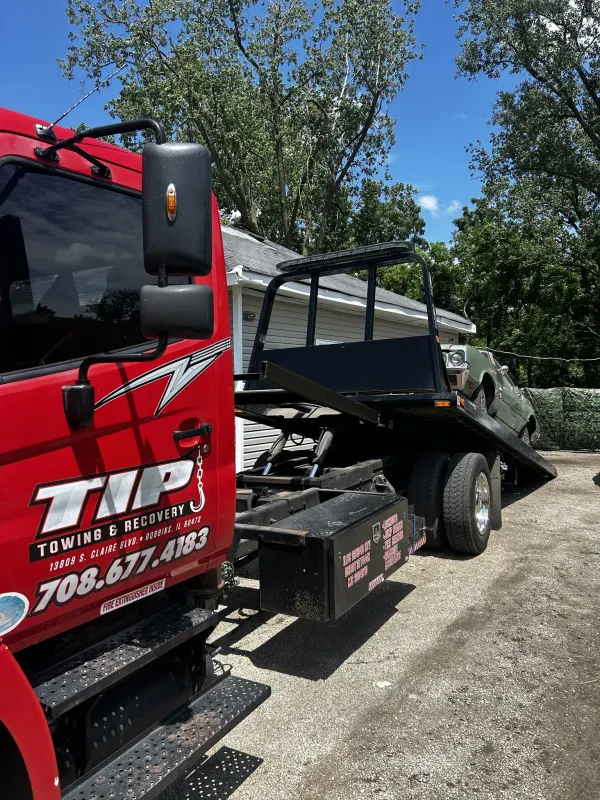 Tip Towing & Recovery - photo 2