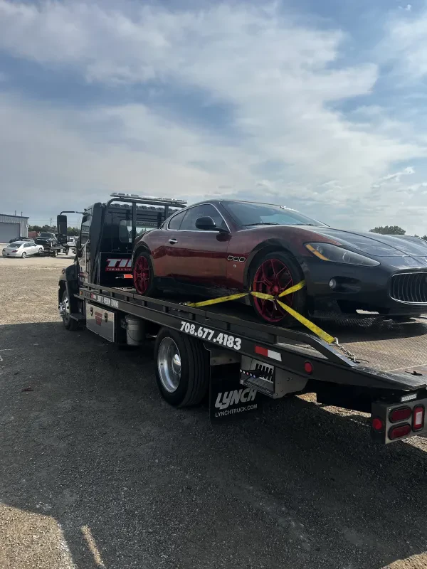 Tip Towing & Recovery - photo 4