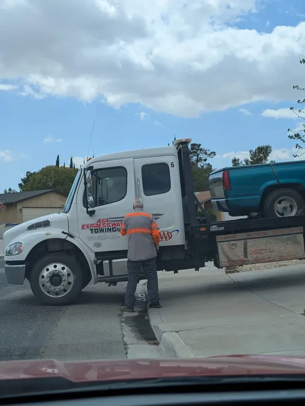 Air Express Towing - photo 3