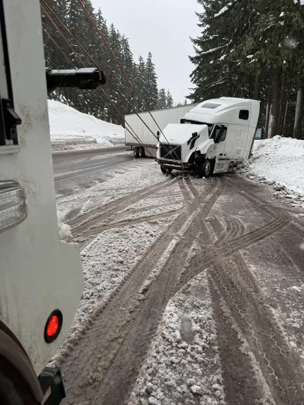 Dowell Towing & Recovery - photo 4
